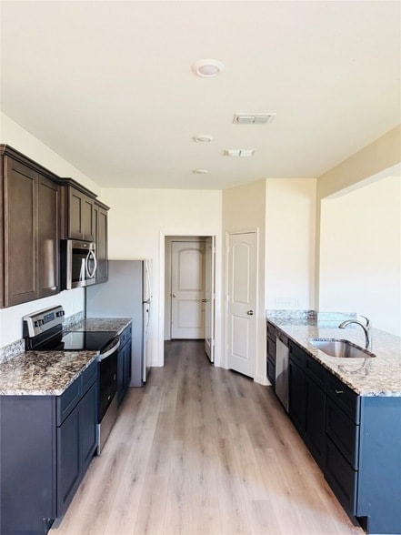 Building Photo - 753 Keeneland Dr