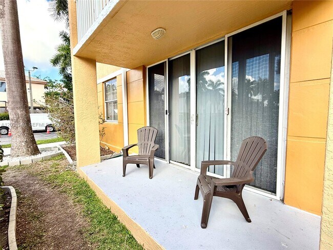 Building Photo - 1341 SE 3rd Ave