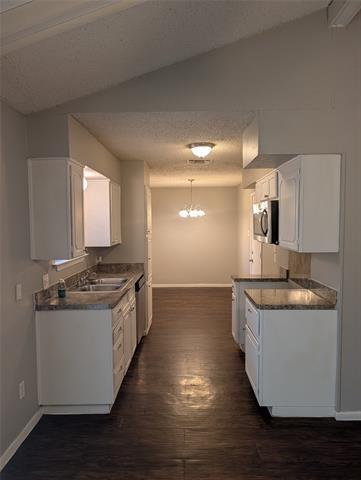 Building Photo - 633 Christie Ct