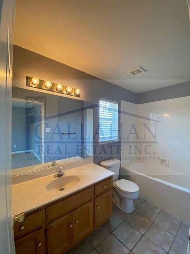 Building Photo - Sherwood 2 Bedroom Townhome