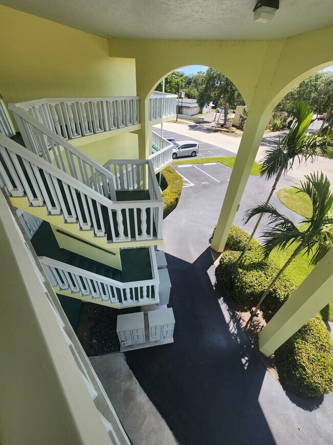 Building Photo - 1100 Ponce De Leon Cir