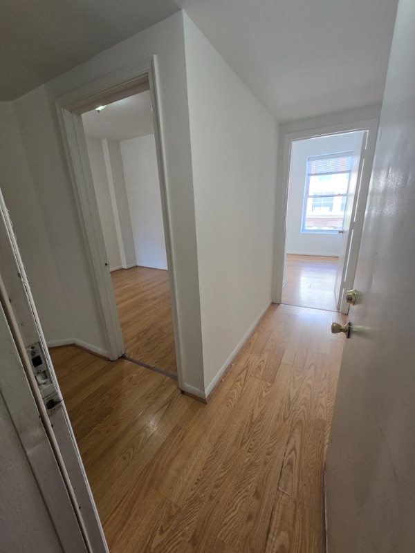 Building Photo - 503 W Grace St