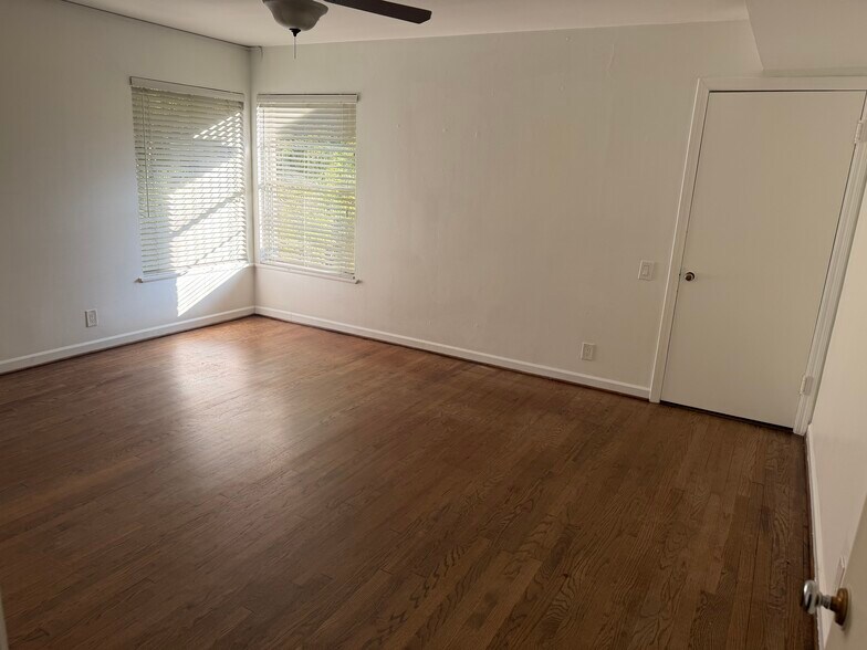 Building Photo - 4151 Hawthorne Ave