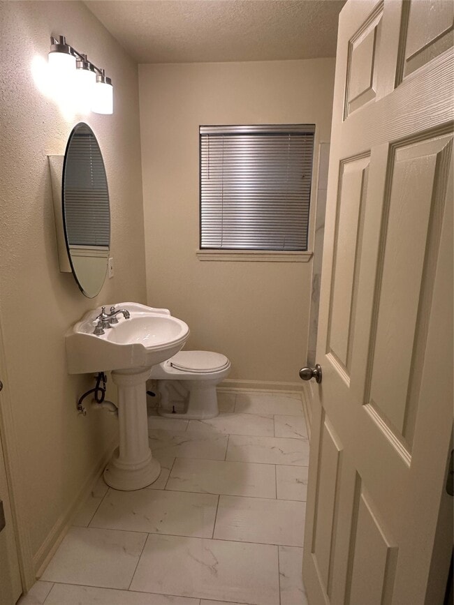Building Photo - 3611 Broadmead Dr