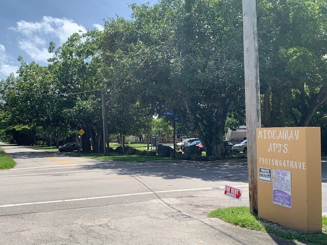 Building Photo - 7901 SW 64th Ave