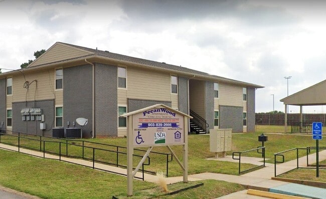 Building Photo - 502 W Main St