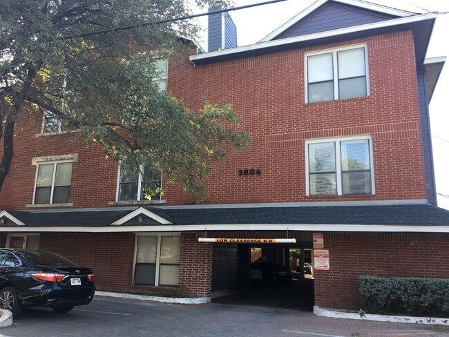 Building Photo - UT PRE LEASE: Updated 2 BR / 2 BA West Cam...