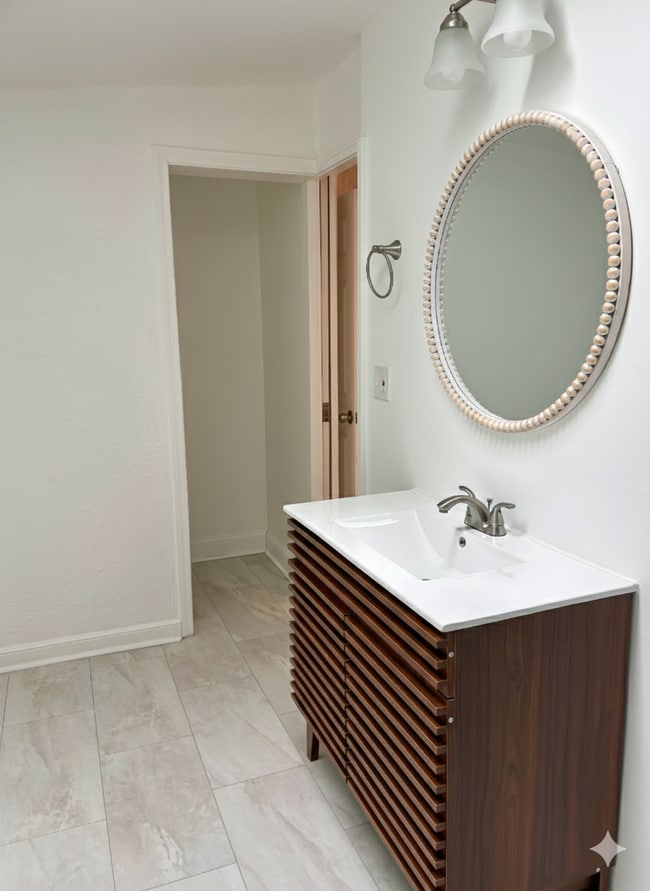 Building Photo - 7635 W Foster Ave