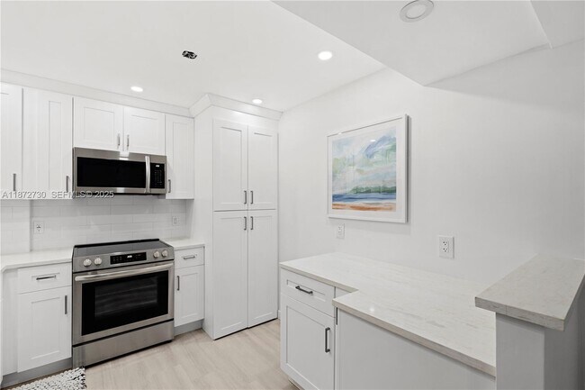 Building Photo - 2000 S Ocean Blvd