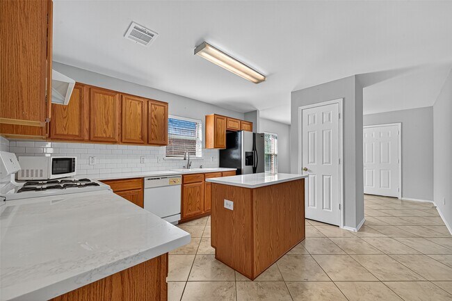 Building Photo - 7618 Village Mill Ln