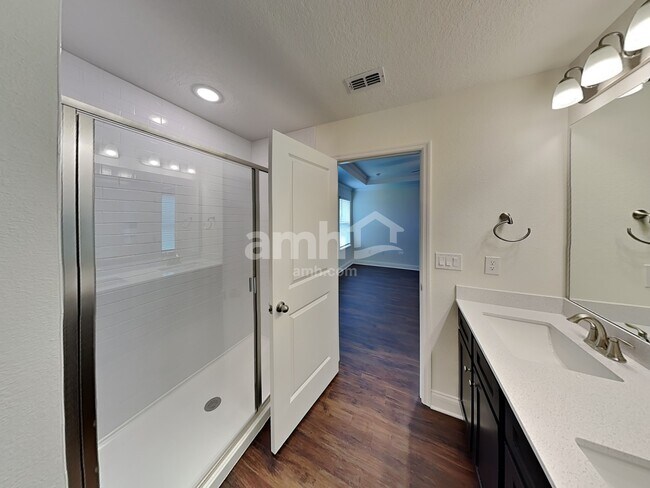 Building Photo - 6126 Little Blf Cir