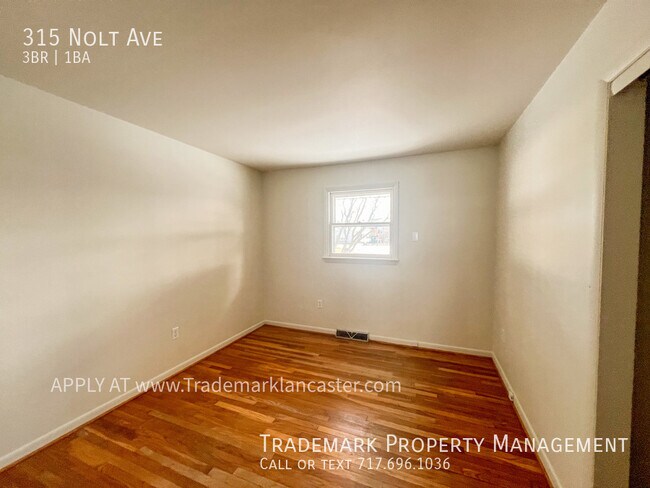 Building Photo - Nice 3 Bedroom Rancher