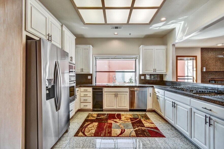 Building Photo - 616 Gravatt Dr