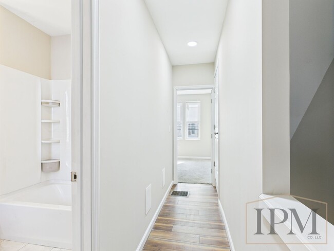Building Photo - Available Now - Charming 3 Bedroom, 2 Bath...