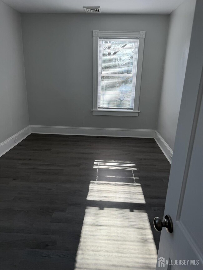 Building Photo - 332 N 4th Ave