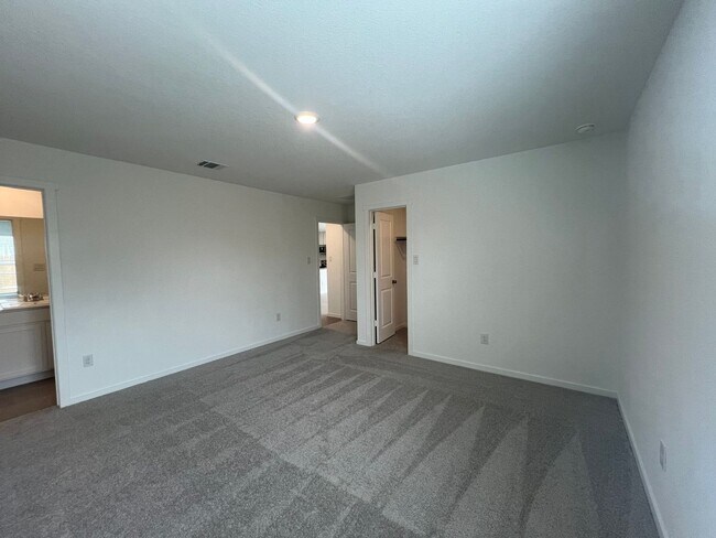 Building Photo - Great New Construction 3/2 Home In Waters Edge