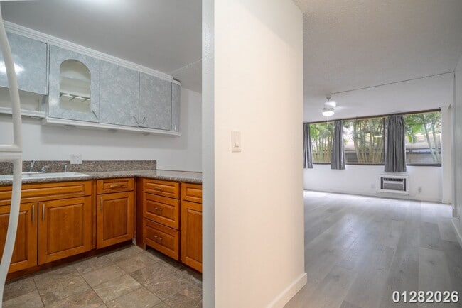 Building Photo - 1255 Nuuanu Ave