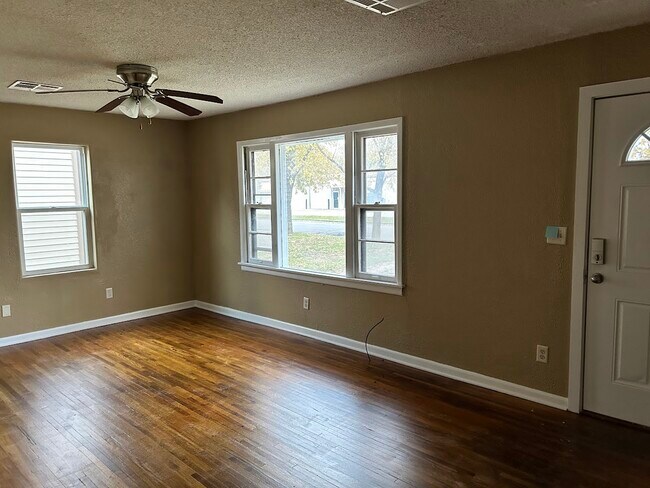 Building Photo - 237 S Streeter Ave