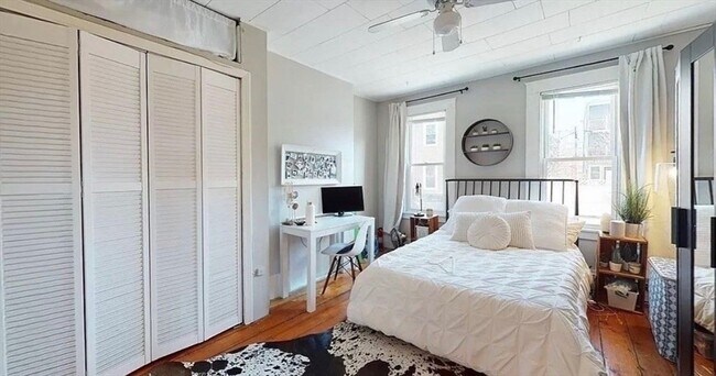 Building Photo - 93 Baxter St