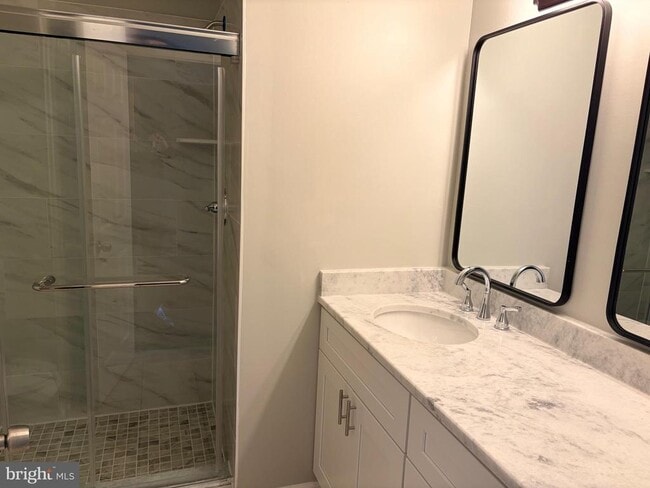 Building Photo - 1905 Bennett Pl