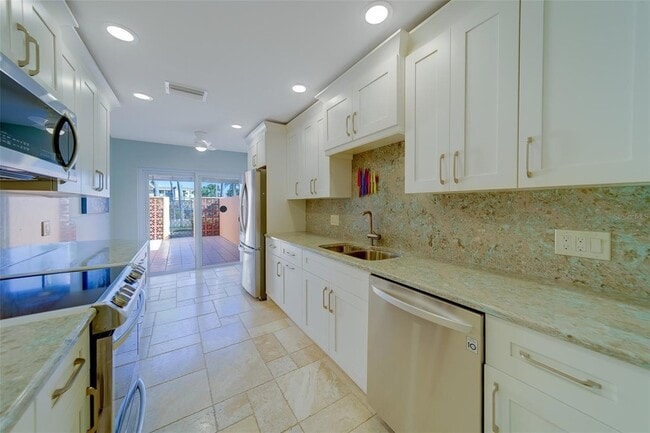 Building Photo - 170 Boca Ciega Point Blvd S