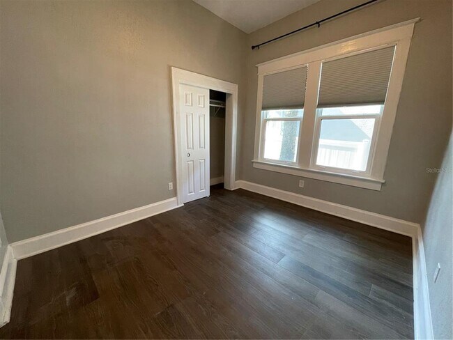 Building Photo - 1932 W Spruce St