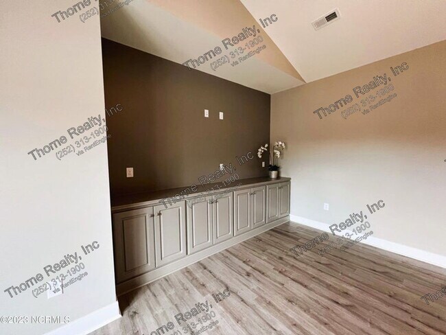 Building Photo - 36 B P Ct