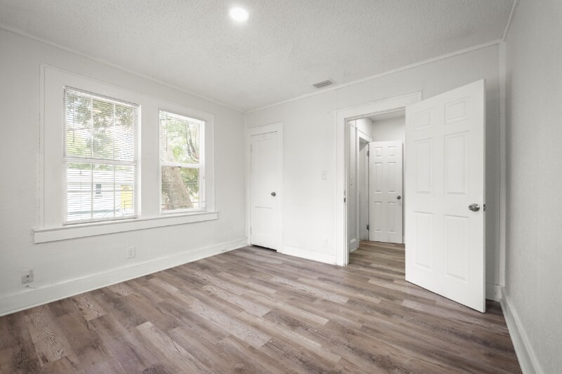Building Photo - 3524 Boulevard St