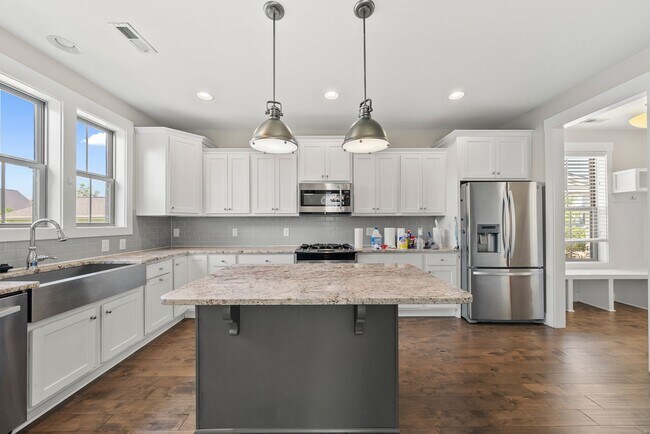Building Photo - 1813 Iron Mill Dr