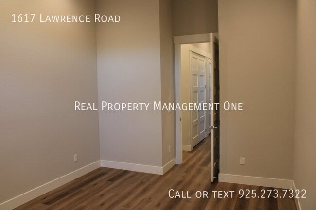 Building Photo - 1617 Lawrence Rd