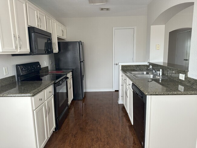 Building Photo - 4039 Southern Trace Dr