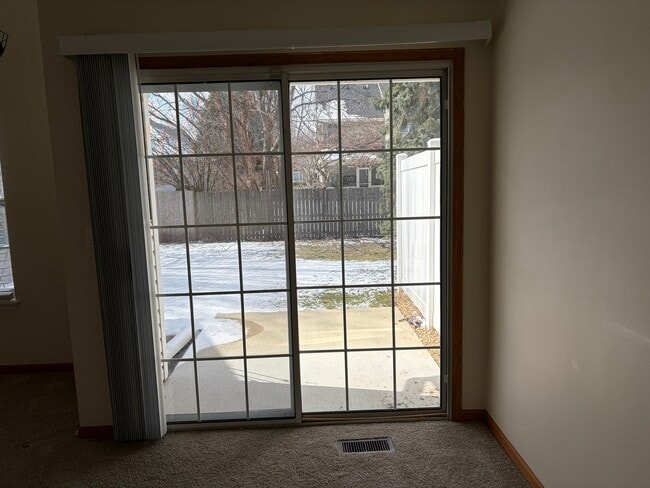 Building Photo - 113 N Barton Trail