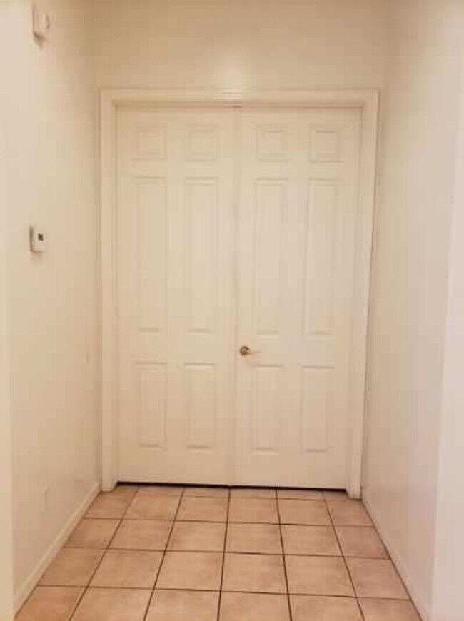 Building Photo - 760 E Indian Wells Pl