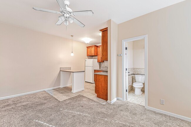 Interior Photo - 1324 Peterson Avenue