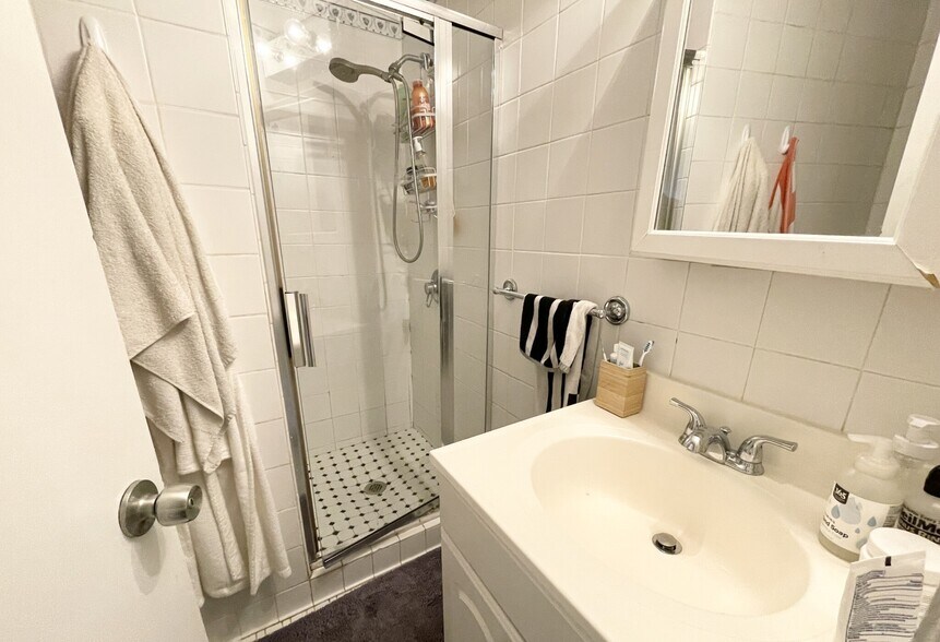 Building Photo - 50 Saint Germain St