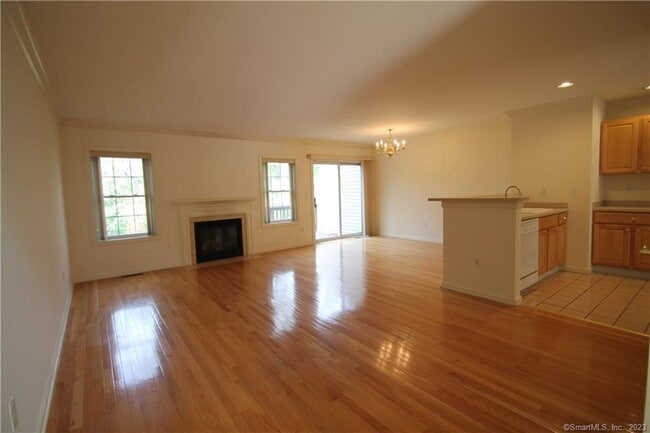 Building Photo - 1407 Larson Dr