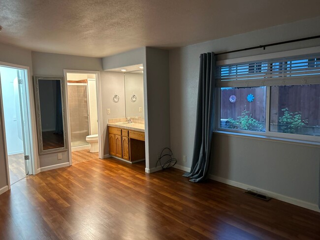 Building Photo - 14749 Vassar Ct