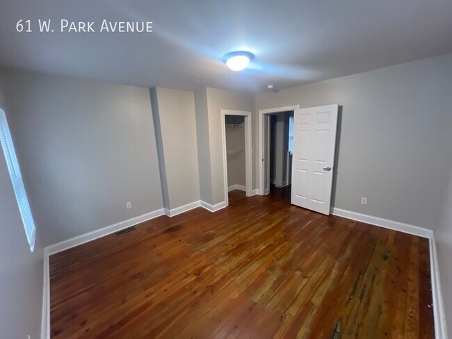 Building Photo - 61 W Park Ave