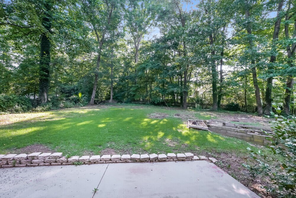 Building Photo - 2570 Broadmoor Ct