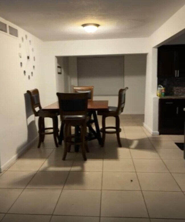 Building Photo - 2705 NW 73rd Ave