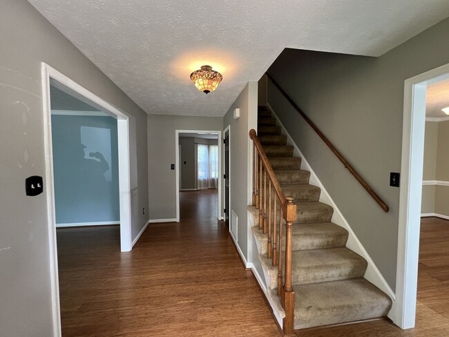 Building Photo - Spacious 5-Bedroom Home on Over Half an Ac...