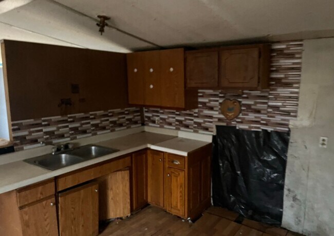 Building Photo - 4.63-Acres! - $390 Month / $700 Down