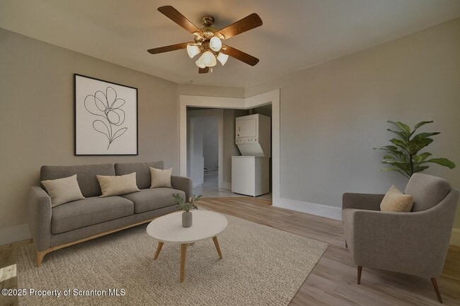 Building Photo - 2211 Brown Ave