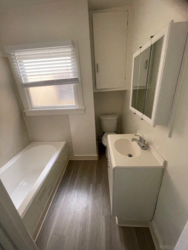 Building Photo - 600 E Garfield Ave