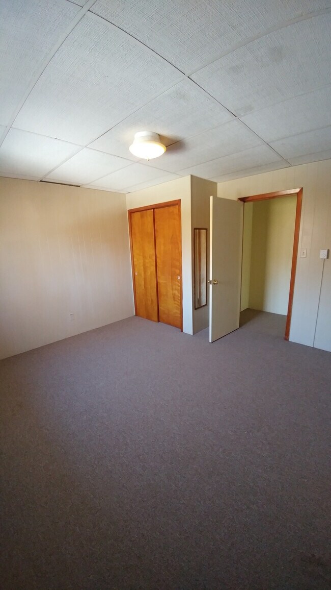 Building Photo - 10 Snow Plow Trl