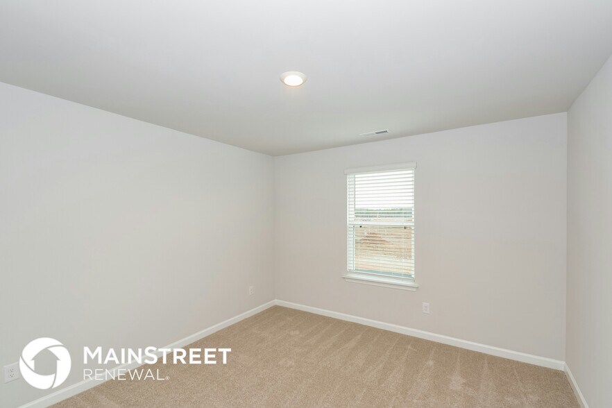 Building Photo - 2327 Curbow Dr