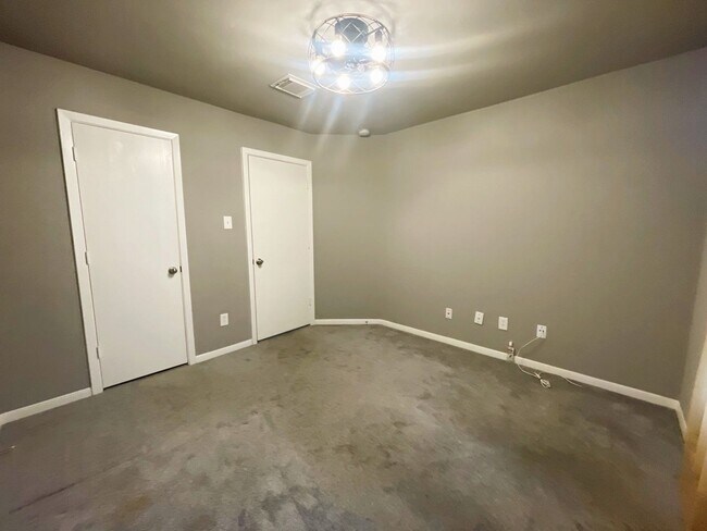 Building Photo - 1410 Danby Heath Ln