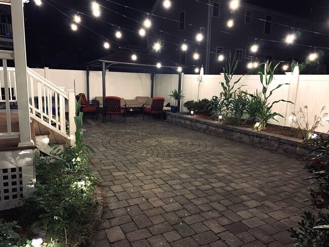 Building Photo - 131-131 Columbia St