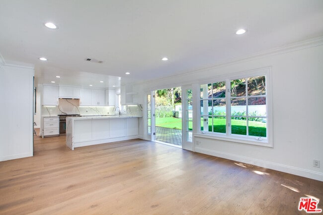 Building Photo - 10221 Briarwood Dr