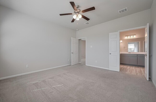 Building Photo - 101 Eliana Shores Dr